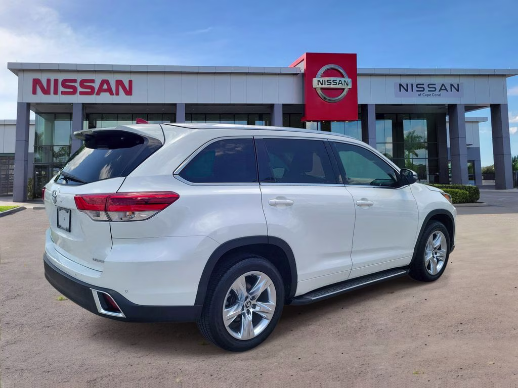 2018 Blizzard Pearl Toyota Highlander Limited FWD SUV
