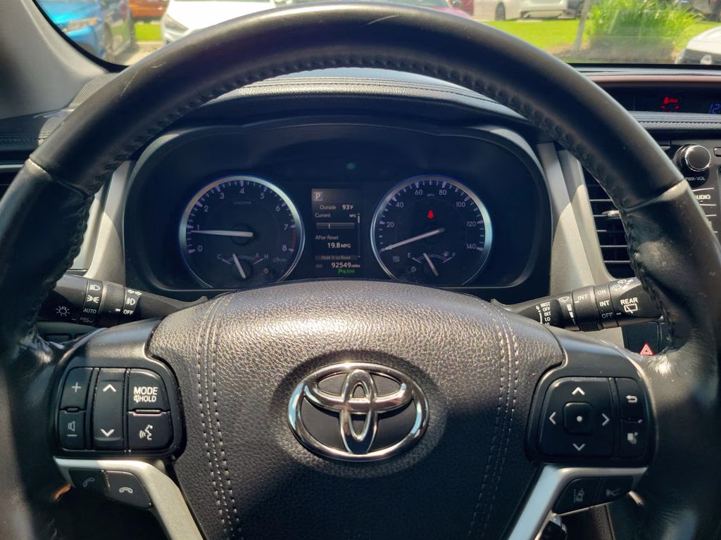 2018 Blizzard Pearl Toyota Highlander Limited FWD SUV