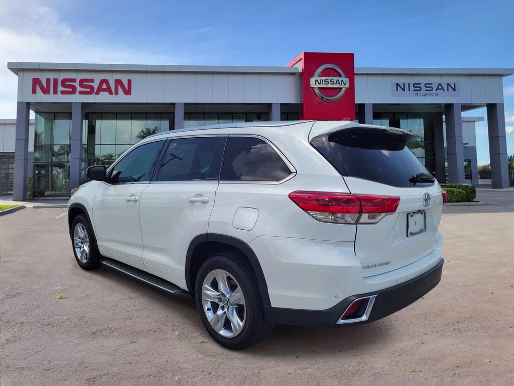 2018 Blizzard Pearl Toyota Highlander Limited FWD SUV
