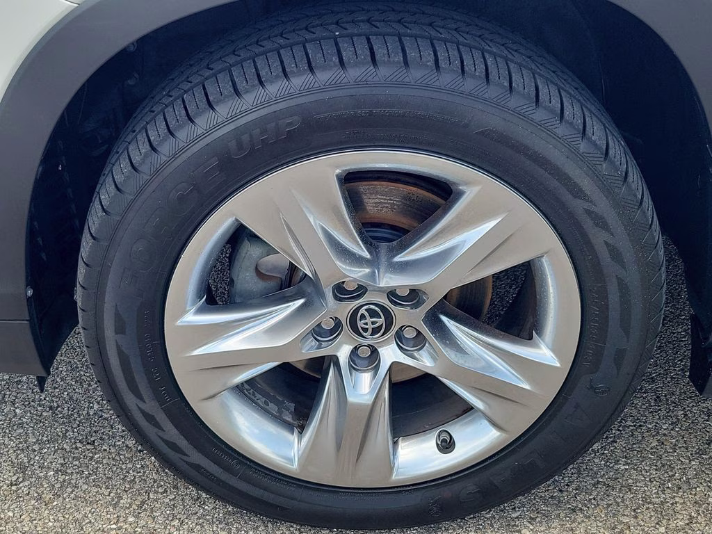 2018 Blizzard Pearl Toyota Highlander Limited FWD SUV