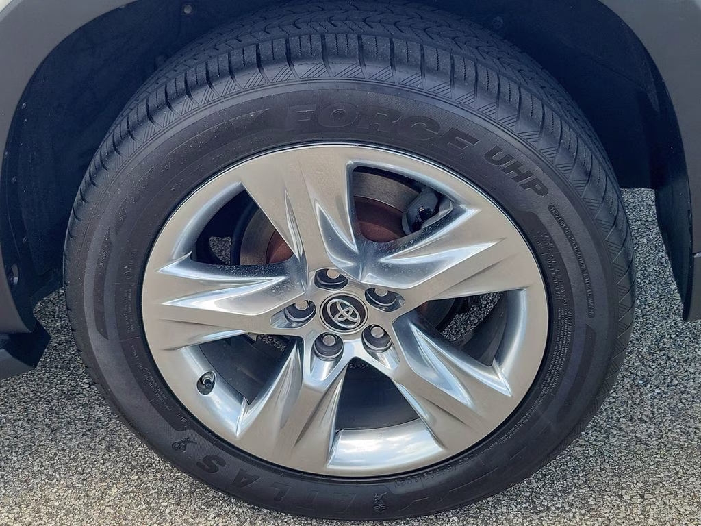 2018 Blizzard Pearl Toyota Highlander Limited FWD SUV