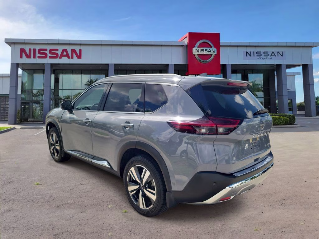 2022 Boulder Gray Pearl Nissan Rogue Platinum FWD SUV