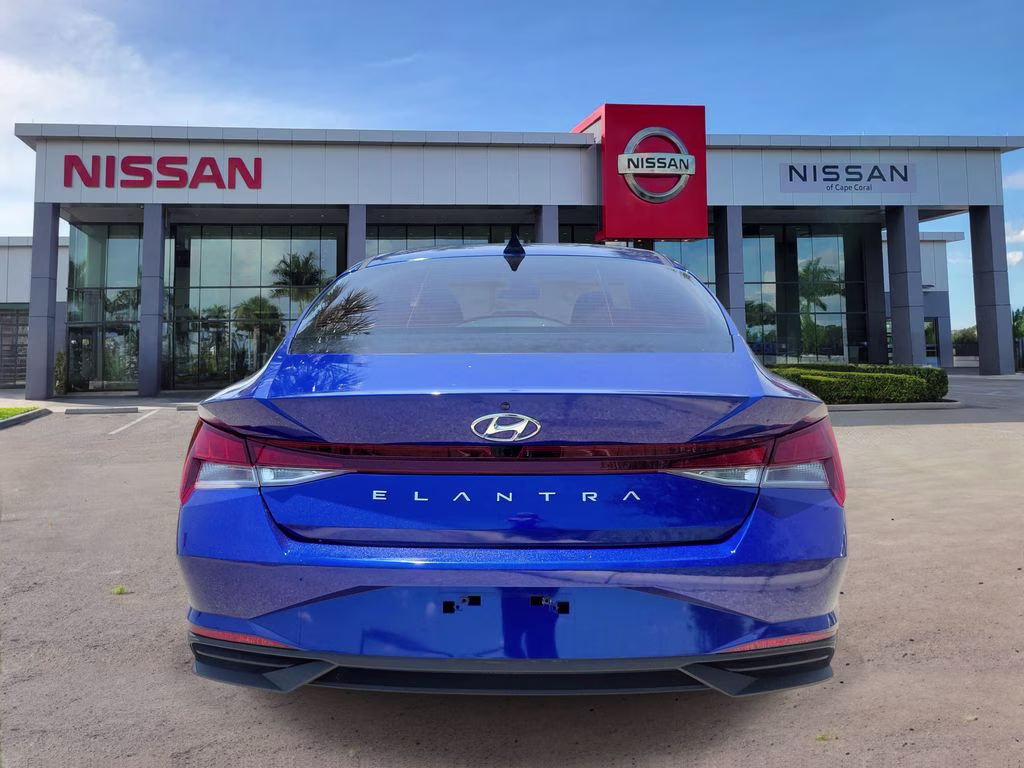 2023 Intense Blue Hyundai Elantra SEL FWD Sedan