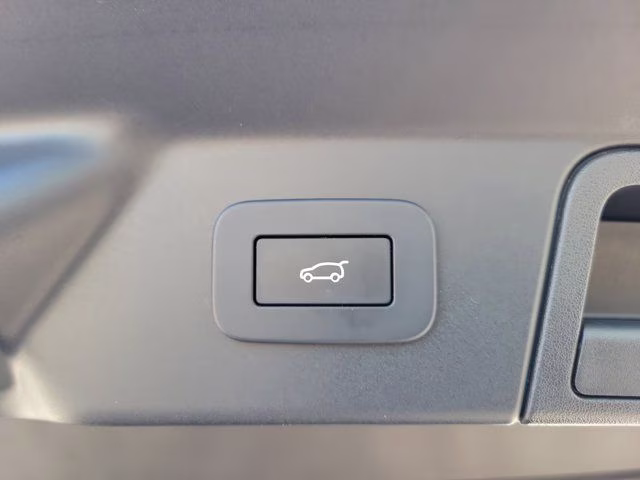 2024 White Land Rover Range Rover Velar Dynamic SE AWD SUV