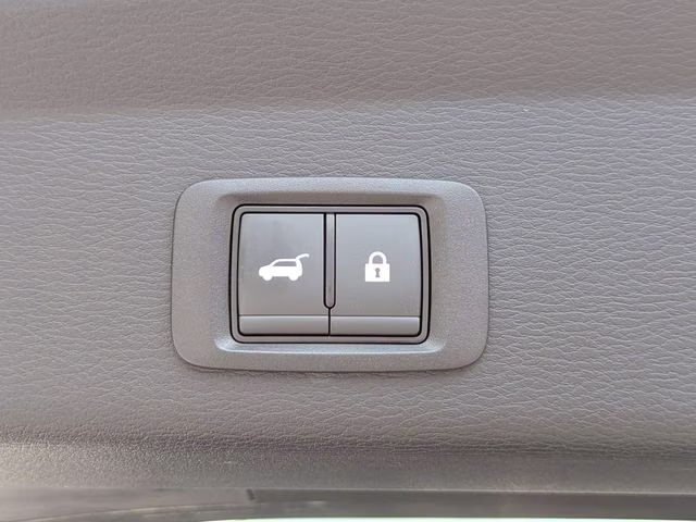 2025 Blck Diamond/Alloy Silver Mitsubishi Outlander Platinum Edition AWD SUV