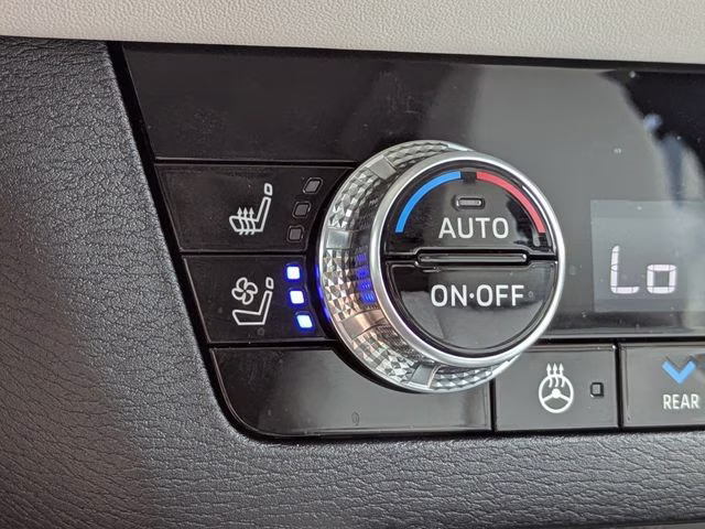 2025 Blck Diamond/Alloy Silver Mitsubishi Outlander Platinum Edition AWD SUV
