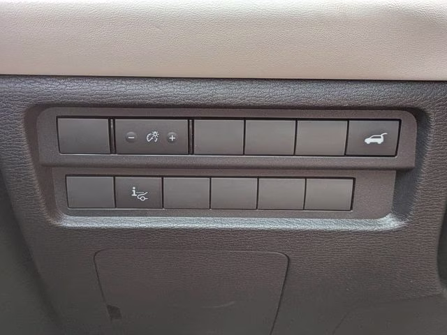 2025 Blck Diamond/Alloy Silver Mitsubishi Outlander Platinum Edition AWD SUV