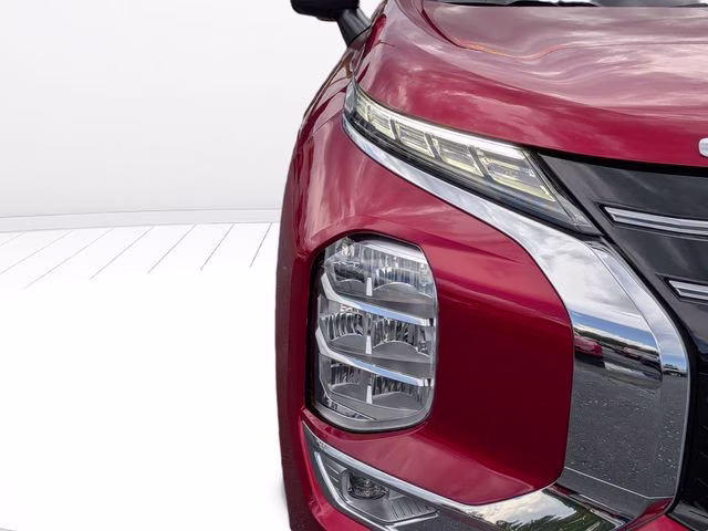 2025 Red Diamond/Black Roof Mitsubishi Outlander SEL FWD SUV
