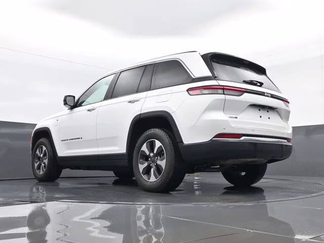 2022 Bright White Clearcoat Jeep Grand Cherokee 4xe 4X4 SUV