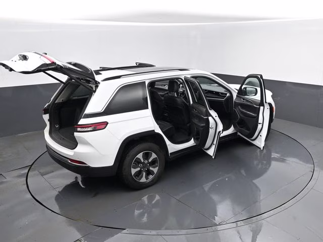2022 Bright White Clearcoat Jeep Grand Cherokee 4xe 4X4 SUV