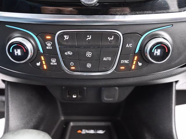 2023 Northsky Blue Metallic Chevrolet Traverse LT AWD SUV