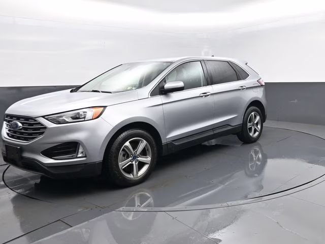 2022 Silver Metallic Ford Edge SEL AWD SUV