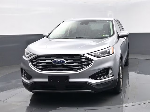 2022 Silver Metallic Ford Edge SEL AWD SUV