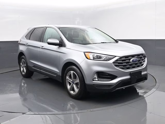 2022 Silver Metallic Ford Edge SEL AWD SUV