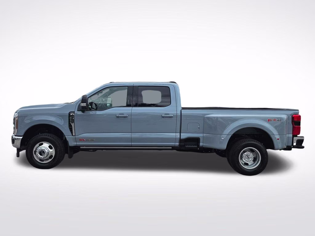 2026 Glacier Gray Metallic TriCoat Ford Super Duty F-350 DRW Lariat 4X4 Truck