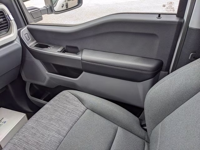 2026 Oxford White Ford Super Duty F-450 DRW XLT 4X4 Chassis