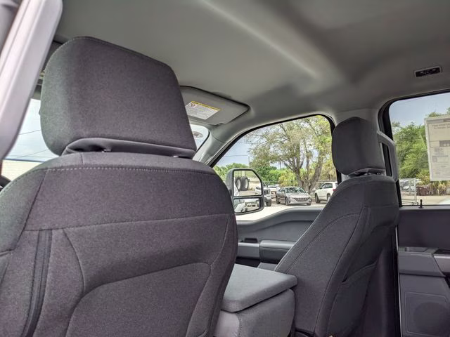 2026 Oxford White Ford Super Duty F-450 DRW XLT 4X4 Chassis