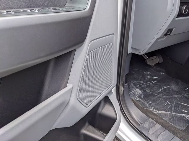 2026 Oxford White Ford Super Duty F-450 DRW XLT 4X4 Chassis