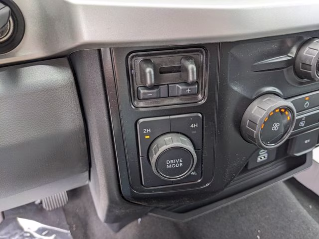 2026 Oxford White Ford Super Duty F-450 DRW XLT 4X4 Chassis