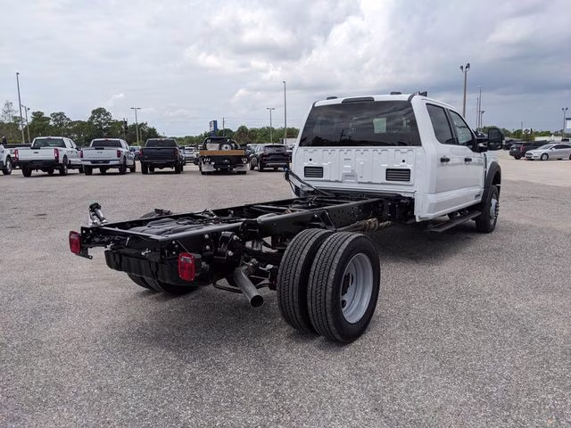 2026 Oxford White Ford Super Duty F-450 DRW XLT 4X4 Chassis