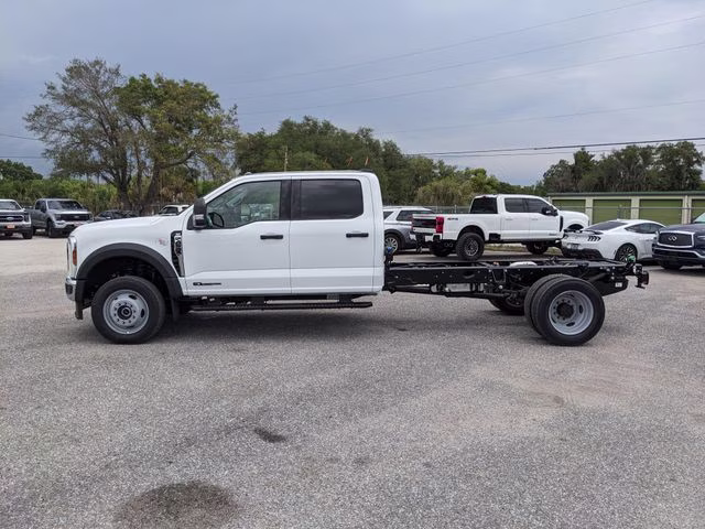 2026 Oxford White Ford Super Duty F-450 DRW XLT 4X4 Chassis