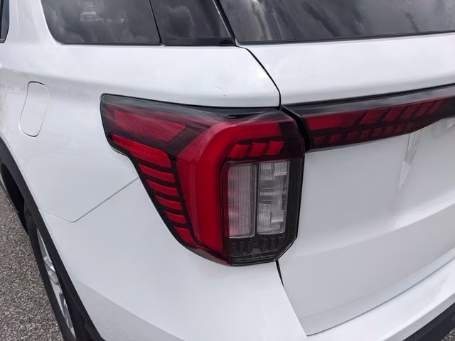 2026 Oxford White Ford Explorer Active 4X4 SUV