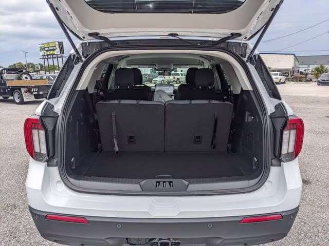 2026 Oxford White Ford Explorer Active 4X4 SUV