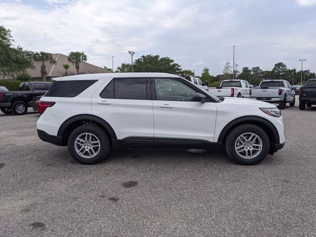 2026 Oxford White Ford Explorer Active 4X4 SUV