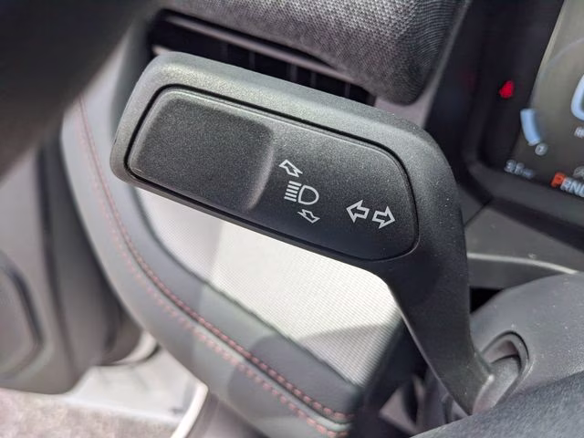 2026 Oxford White Ford Explorer Active 4X4 SUV