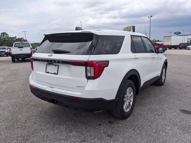 2026 Oxford White Ford Explorer Active 4X4 SUV