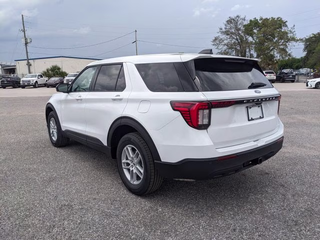 2026 Oxford White Ford Explorer Active 4X4 SUV
