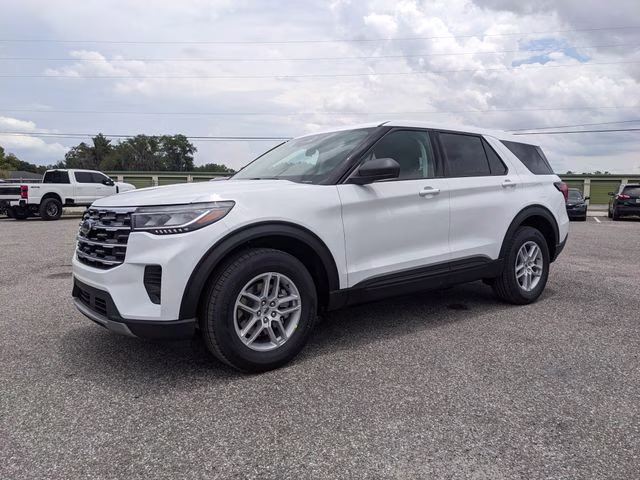 2026 Oxford White Ford Explorer Active 4X4 SUV