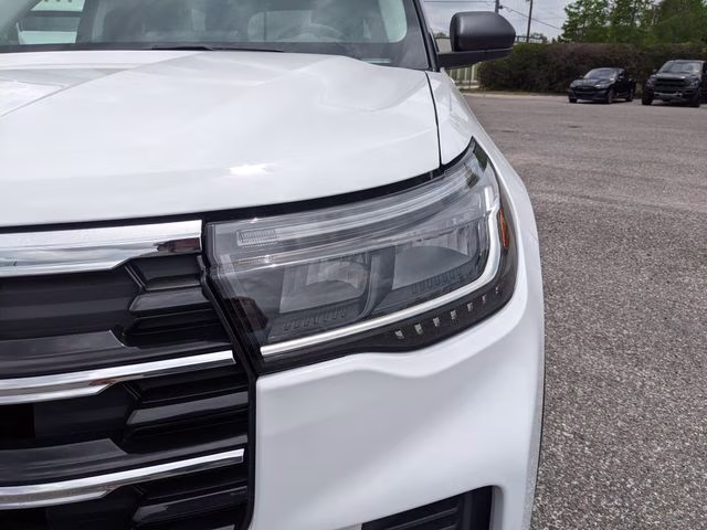 2026 Oxford White Ford Explorer Active 4X4 SUV