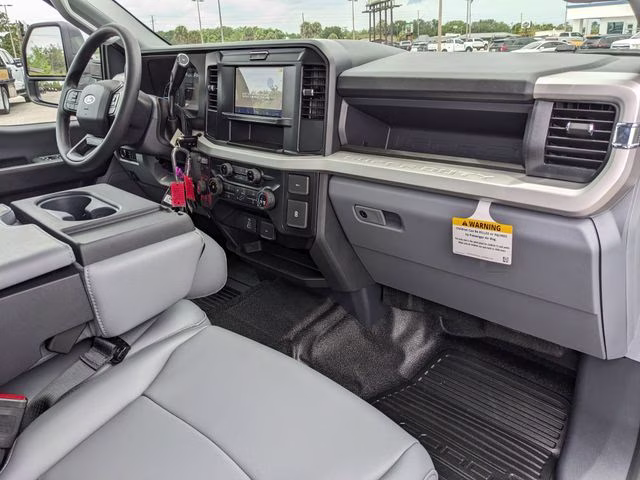2026 Oxford White Ford Super Duty F-350 SRW XL 4X4 Truck