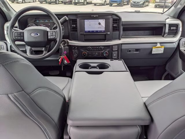 2026 Oxford White Ford Super Duty F-350 SRW XL 4X4 Truck