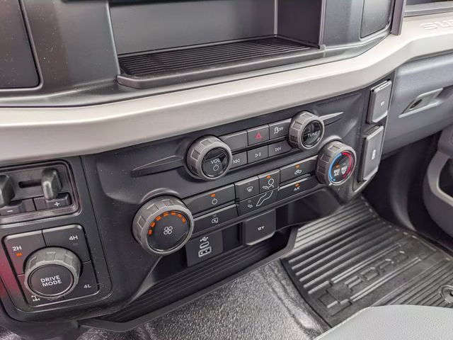 2026 Oxford White Ford Super Duty F-350 SRW XL 4X4 Truck