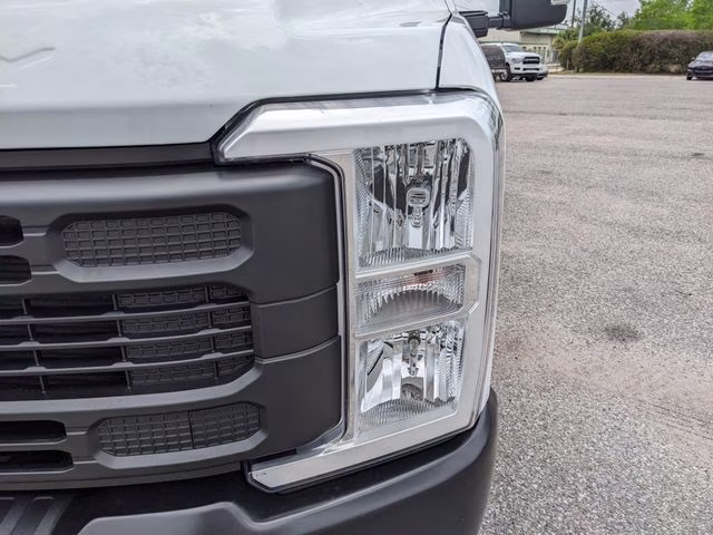 2026 Oxford White Ford Super Duty F-350 SRW XL 4X4 Truck