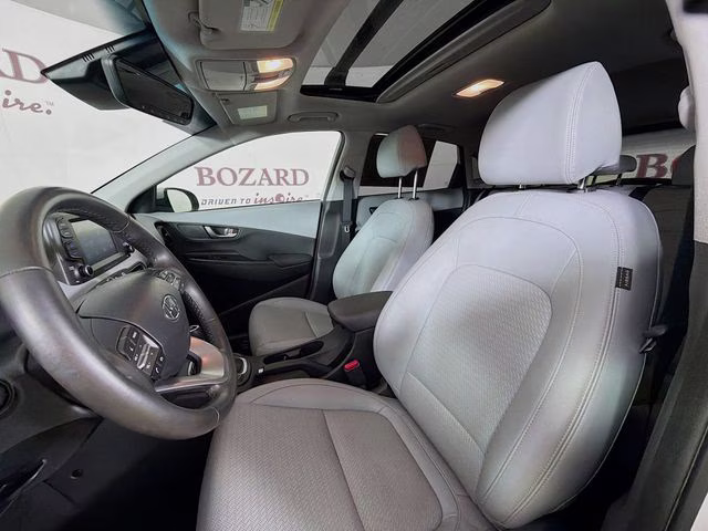 2020 White Hyundai Kona Limited FWD SUV