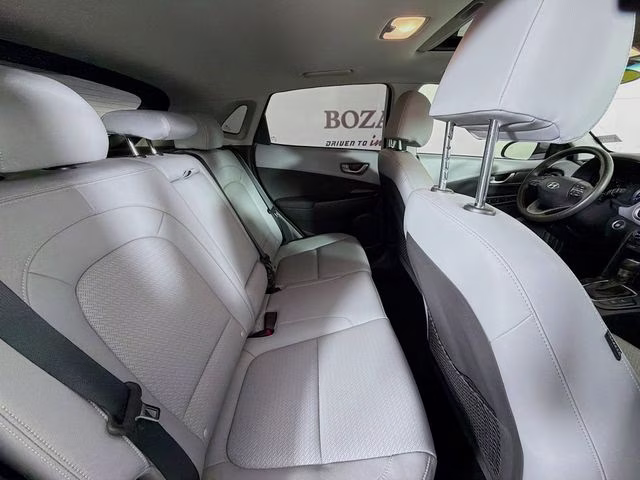 2020 White Hyundai Kona Limited FWD SUV