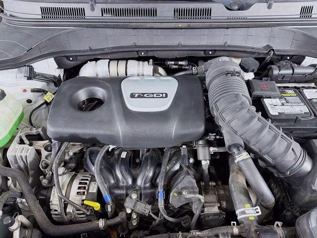 2020 White Hyundai Kona Limited FWD SUV
