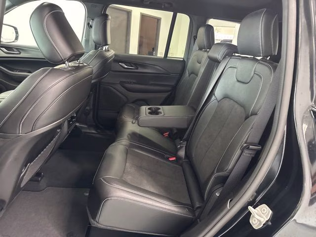 2024 Diamond Black Crystal Pearlcoat Jeep Grand Cherokee Altitude X 4X4 SUV