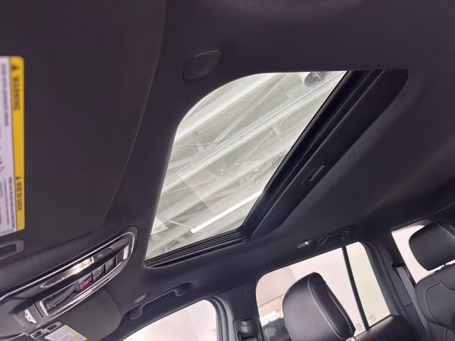2024 Diamond Black Crystal Pearlcoat Jeep Grand Cherokee Altitude X 4X4 SUV