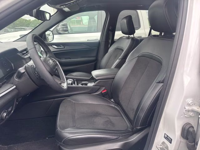 2024 Bright White Clearcoat Jeep Grand Cherokee Altitude X 4X4 SUV