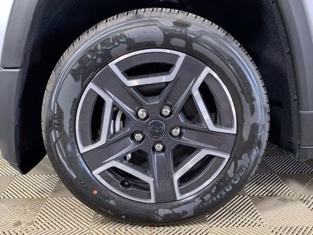 2026 Silver Zynith Clearcoat Jeep Cherokee Limited 4X4 SUV