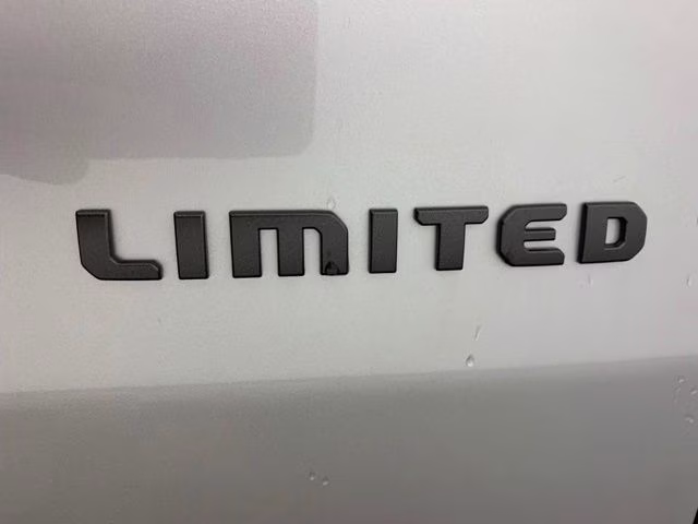 2026 Silver Zynith Clearcoat Jeep Cherokee Limited 4X4 SUV