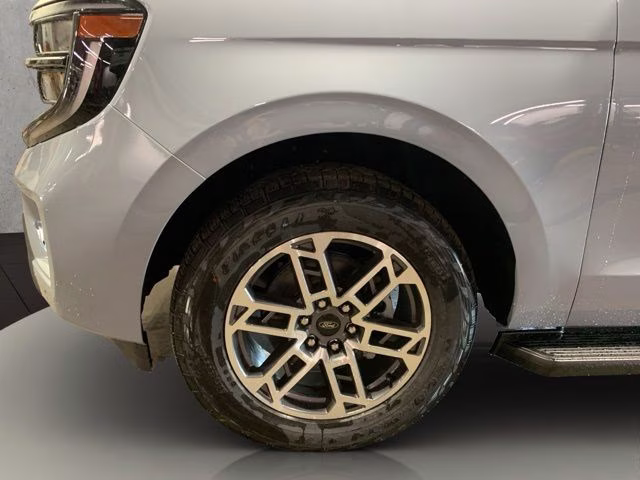 2026 Glacier Gray Metallic Tri-Coat Ford Expedition Max Active 4X4 SUV