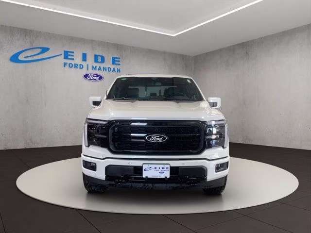 2026 Star White Metallic Tri-Coat Ford F-150 Lariat Black Appearance 4X4 Truck