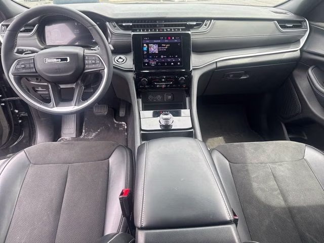 2024 Diamond Black Crystal Pearlcoat Jeep Grand Cherokee Altitude X 4X4 SUV