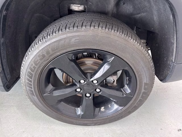 2024 Diamond Black Crystal Pearlcoat Jeep Grand Cherokee Altitude X 4X4 SUV