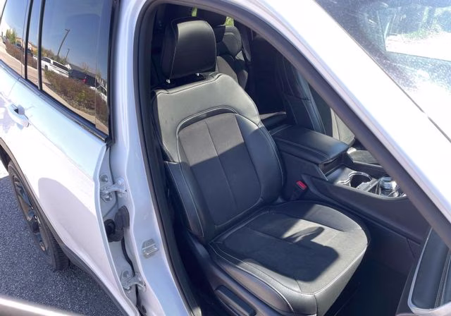 2024 Bright White Clearcoat Jeep Grand Cherokee Altitude X 4X4 SUV